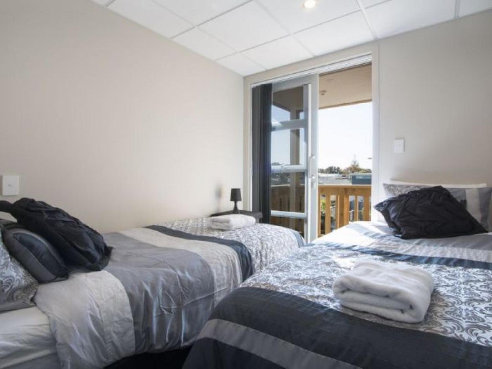 Beach Pacific Apartments Waihi Bilik gambar